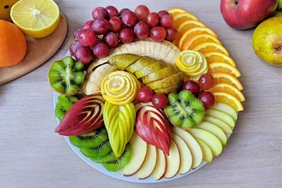 Украшение праздничного стола фоткой фруктовой нарезки