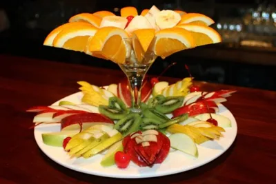 Красивая фотография фруктовой нарезки для праздничного стола