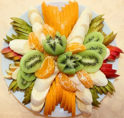 Веб-сайт с картинкой фруктовой нарезки для праздничного стола