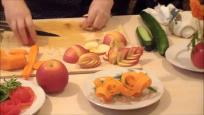 Вдохновение для приготовления праздничного стола: фотография нарезки овощей