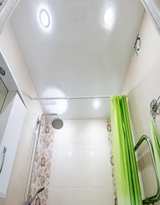 Ванная комната с натяжными потолками: стильные фото