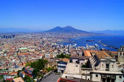 Зимний шарм Неаполя: скачивайте фото в любом формате