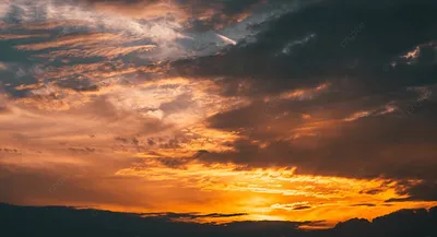 Живописный закат: потрясающие краски неба на фото 