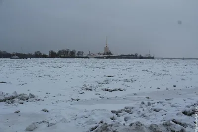 Зимний великолепие Невы: Выберите размер и формат вашего фото