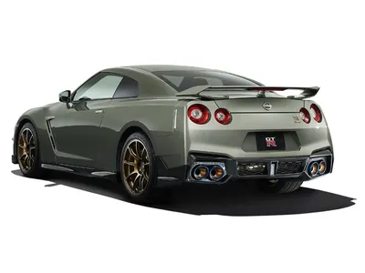 Новые уникальные фото Nissan GT-R 2023