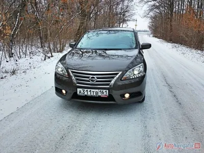 Превосходные фотографии Nissan автомобиля для вашего выбора