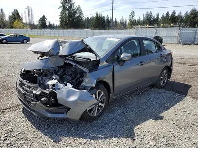 Фотографии Nissan Versa 2023 на восходе