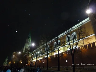 Зимний Взлет: Фото Ночного Московского Небосклона