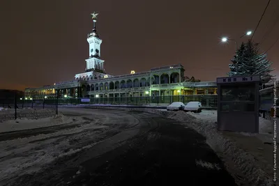 Ночные Моменты Зимней Москвы: Фотографии города в Темное Время