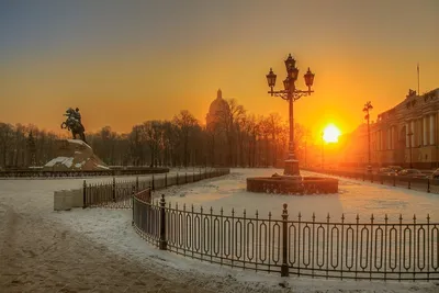 Зимний Взлет: Ночные Зарисовки Петербурга в Фотографиях