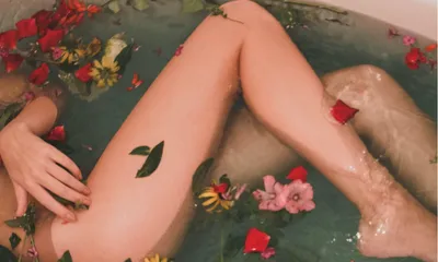 Фотки ног девушек в ванной - идеи для украшения интерьера