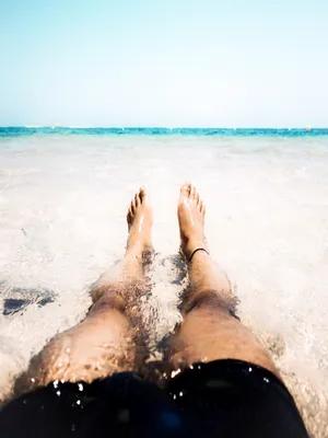 Изображения ног на пляже в формате JPG