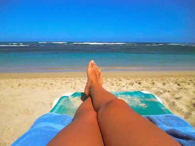 Скачать бесплатно фото пляжей с ногами