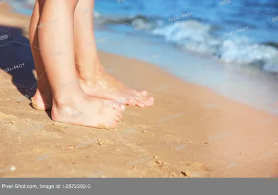 Отдых на пляже: захватывающие фотографии ног