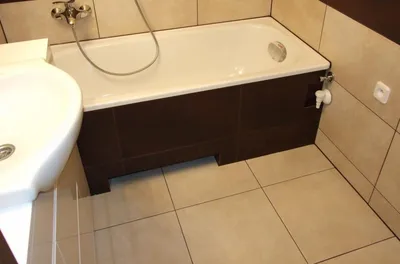 Фото ног в ванной в формате PNG в 4K качестве
