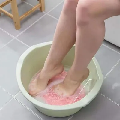 Ноги в ванной: красота и уход за собой