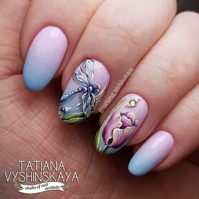 Фото ногтей со стрекозой с разными комбинациями цветов