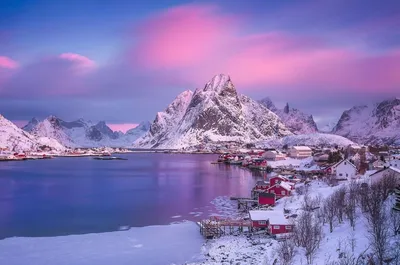 Величественные льды: Зимние моменты в Норвежских фьордах