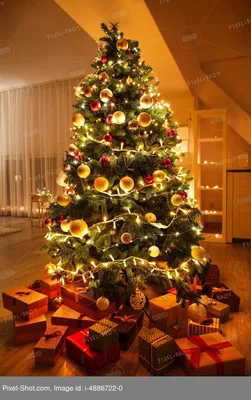 Новогодней елки с подарками фотографии