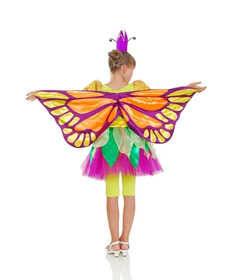 Фото, изображающее бабочку в новогоднем наряде