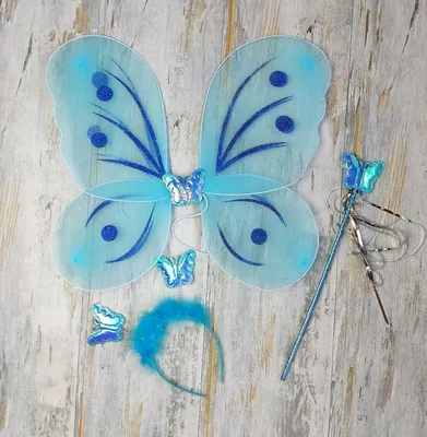 Изображение бабочки в новогоднем костюме, JPG