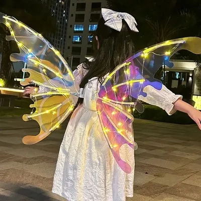 Фотка новогоднего костюма бабочки в формате WebP