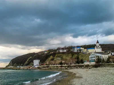 Изображения пляжа Новомихайловского в разных разрешениях