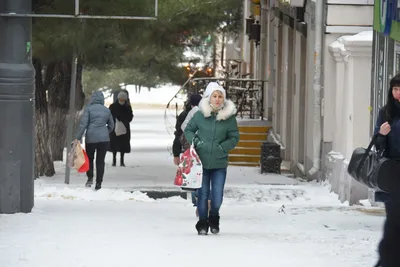 Зимняя красота прибрежного города: Выберите размер и формат (JPG)