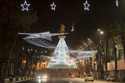 Огоньки и уют: Новогодние изображения в Грузии