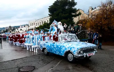 Очарование новогодней Ялты: Скачивайте фото в удобном формате