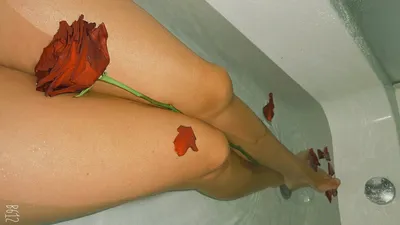 Нежные ножки в ванной: источник гармонии и уюта