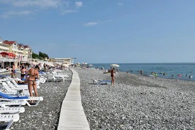 Фото пляжа в Сочи с прекрасными видами