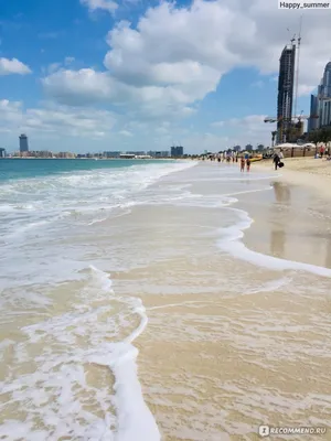 Изображения пляжей ОАЭ с белым песком
