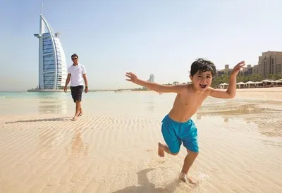 Фото пляжей ОАЭ с кристально чистой водой