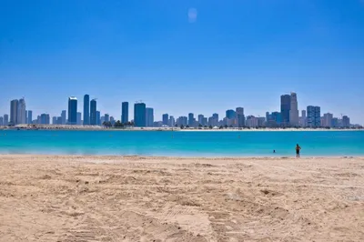 Фотографии пляжей ОАЭ с уединенными уголками