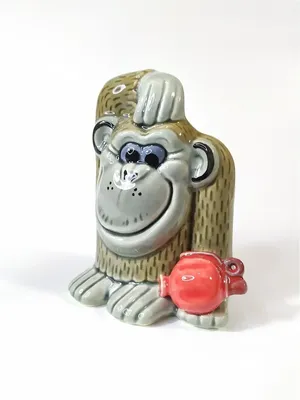 Обои на телефон: обезьяна с гранатой