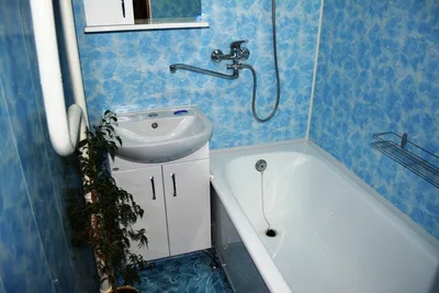 Обшивка ванной панелями фотографии