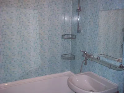 Красивые образцы обшивки ванной панелями: фото галерея