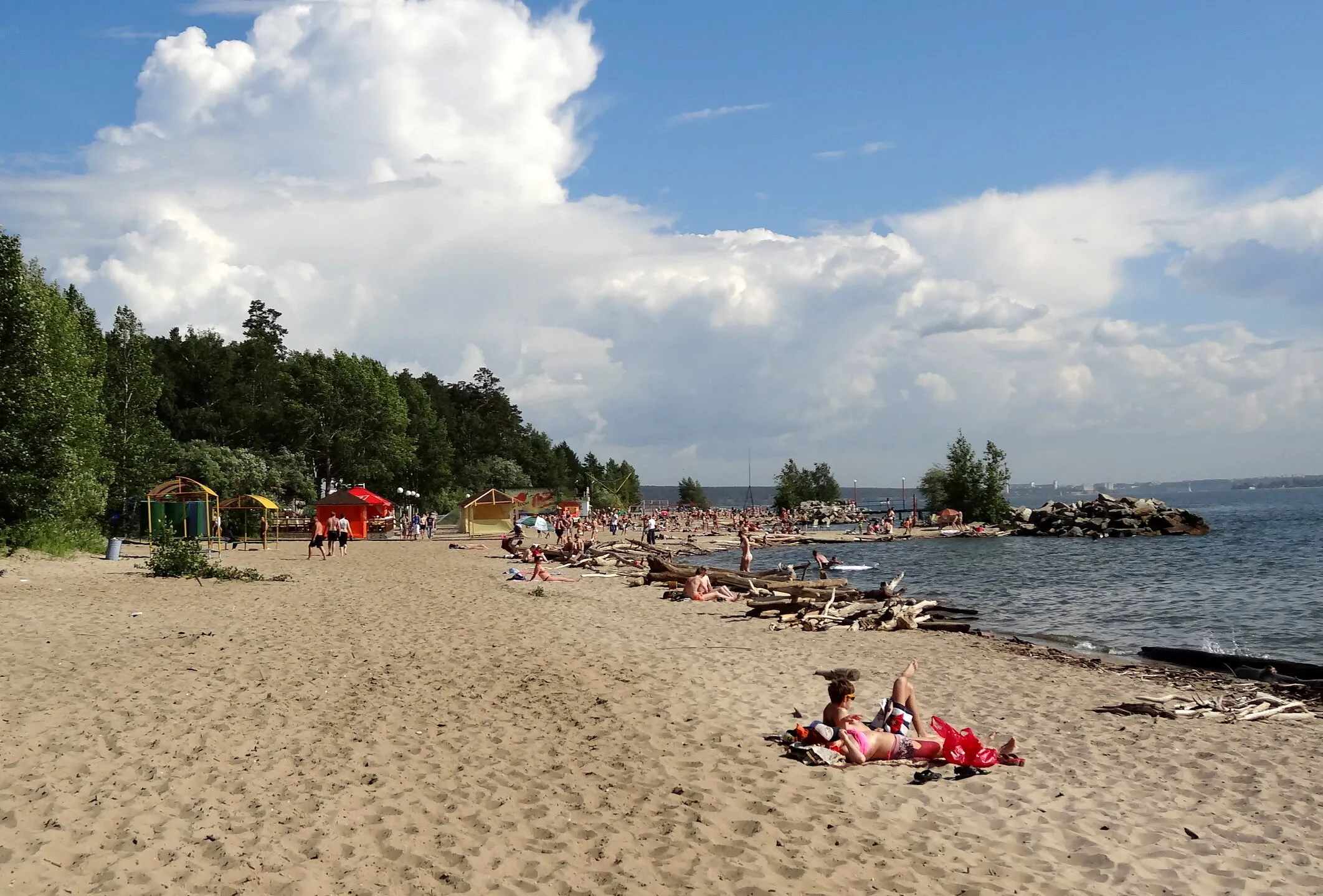 Отдых в новосибирске на обском море недорого. Обское море Новосибирск. Обское море Новосибирск пляж звезда. Обское водохранилище Новосибирск пляж. Обское водохранилище Бердск.