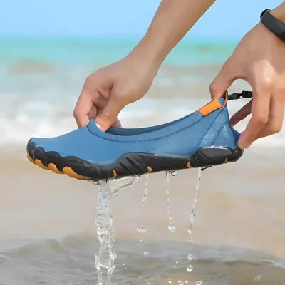 Фото обуви для пляжа: скачать бесплатно в хорошем качестве