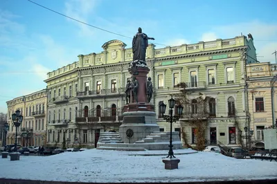 Одесса в белом: Зимние фотографии в различных форматах