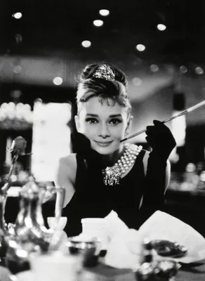 Лучшие изображения Аудрей Хепберн: бесплатно скачать и наслаждаться ее красотой.
