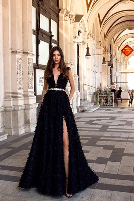 Удивительные вечерние платья Оксаны Мухи на фото