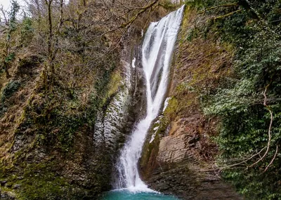 Загадочный и мистический Ореховский водопад на фото