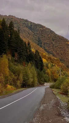 Арт-фото с горами в осенних тонах