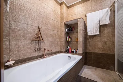 Красивые варианты отделки стен в ванной: фото