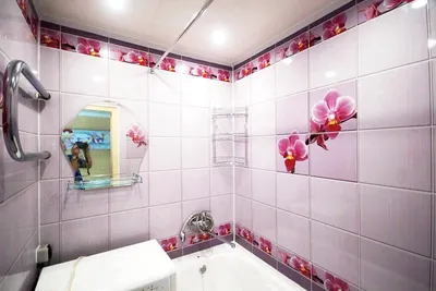 Фото ванной комнаты с пластиковой отделкой с использованием световых эффектов