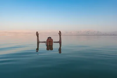 Водные эксперименты на Мертвом море: фотографии, которые уловили неповторимые моменты