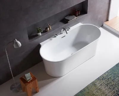 Фото овальной ванны для роскошной ванной комнаты