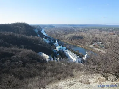 Тайны и притяжение озера Банное Святогорск на фотографиях